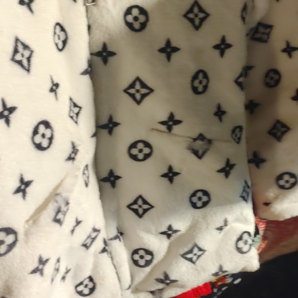 Louis Vuitton White and Black Teddy Jacket - Picture 3 of 4